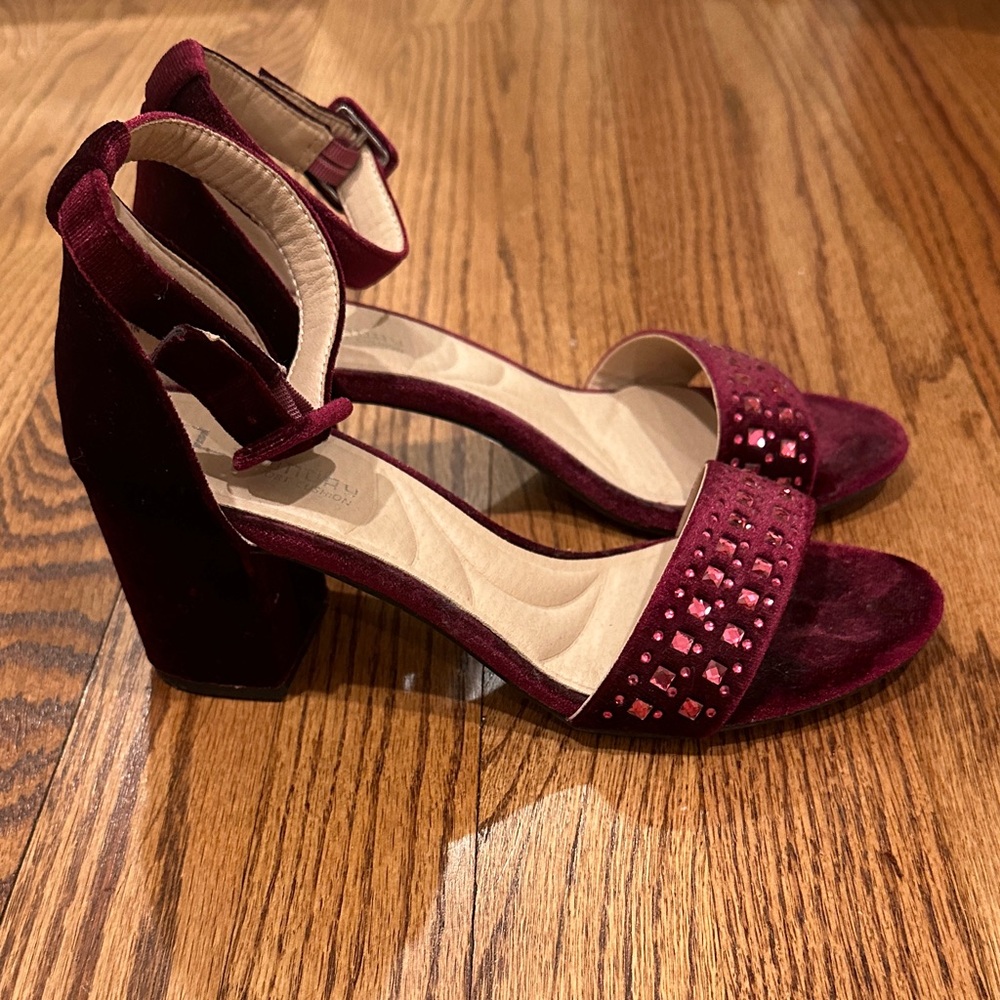 CL by Chinese Laundry Burgundy Velvet Block Heel Sandals